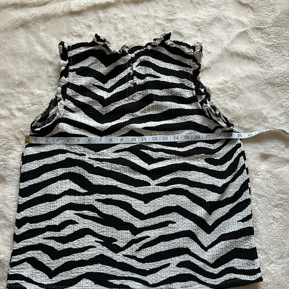 Loft zebra print sleeveless top. Size M - Picture 5 of 6